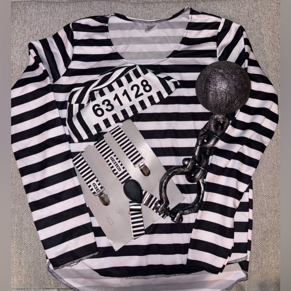 Juinors Jail Halloween costume/ size large